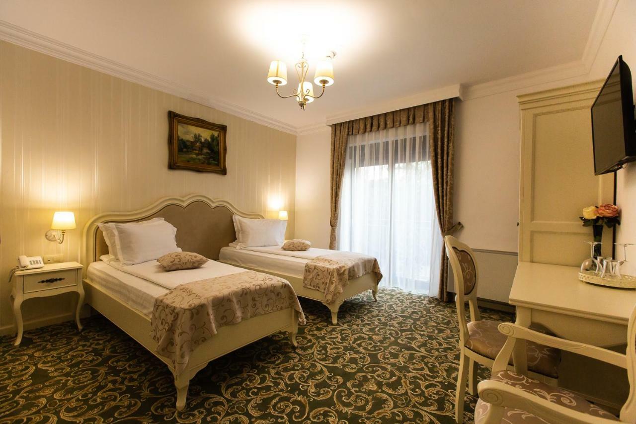 Ave, Alba! Hotel Alba Iulia Exterior foto