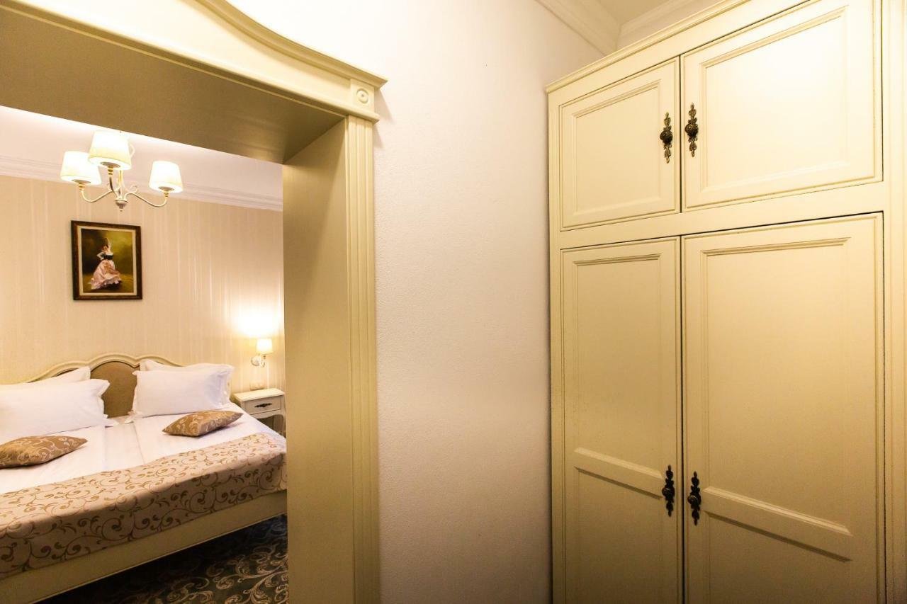 Ave, Alba! Hotel Alba Iulia Exterior foto