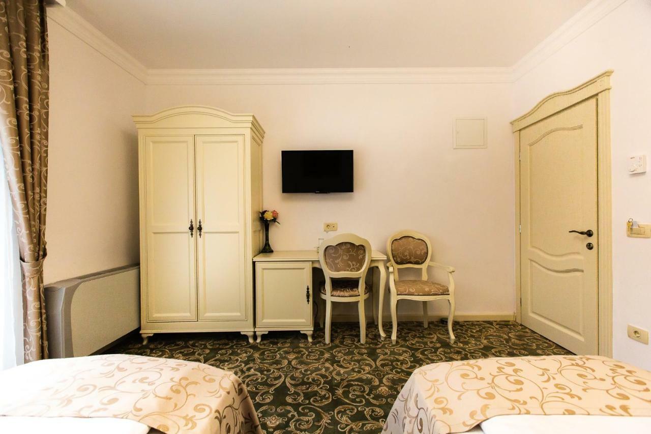 Ave, Alba! Hotel Alba Iulia Exterior foto