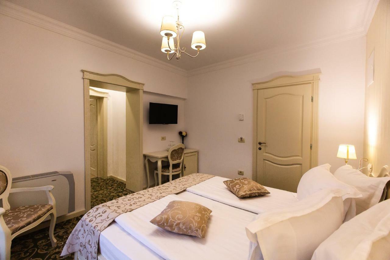 Ave, Alba! Hotel Alba Iulia Exterior foto